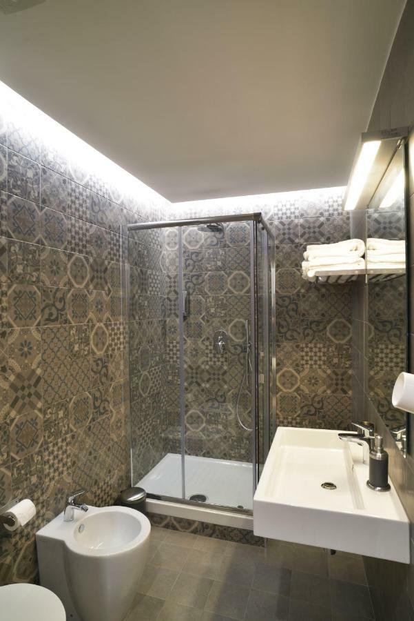 B&B Emme21 Napoli Bagian luar foto