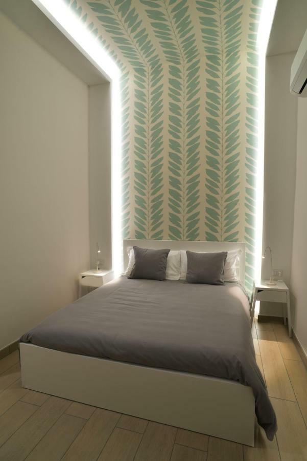 B&B Emme21 Napoli Bagian luar foto