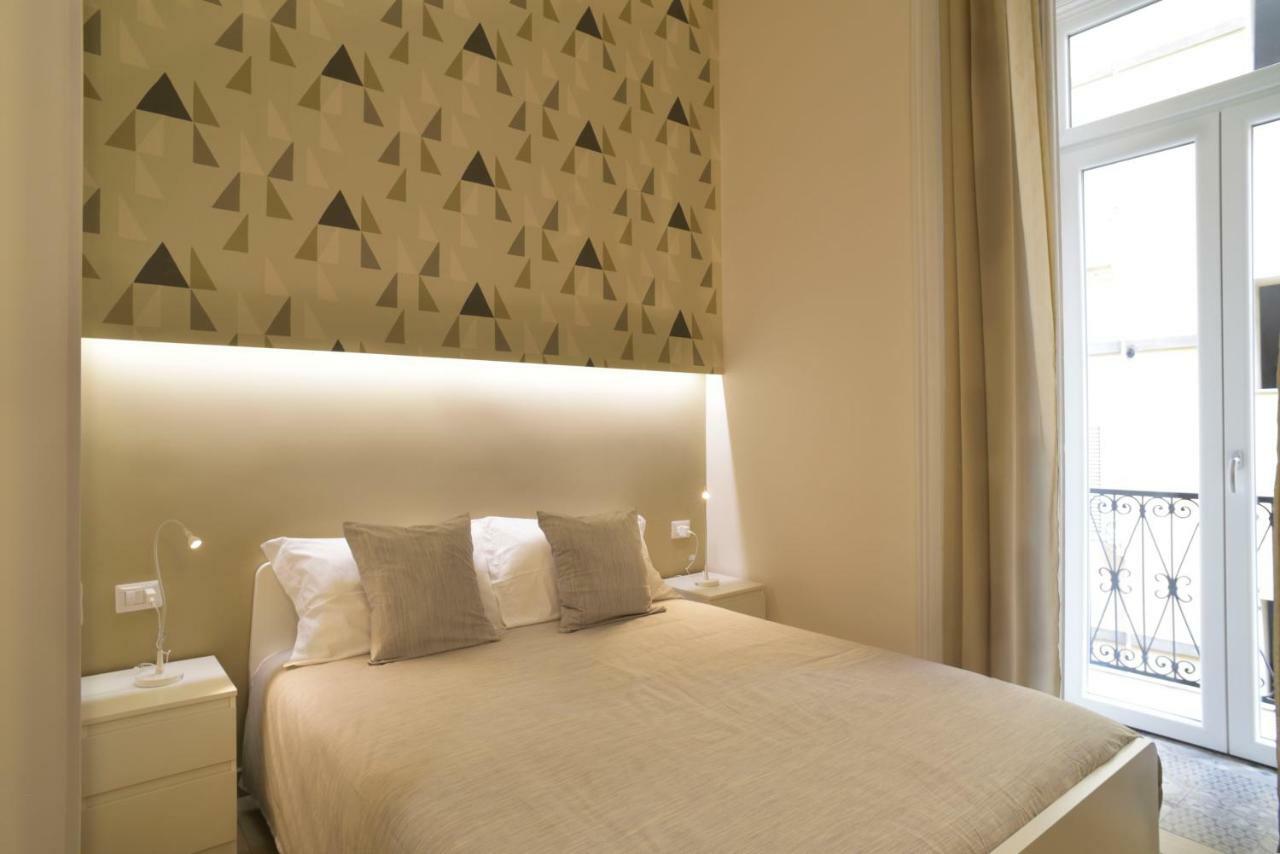B&B Emme21 Napoli Bagian luar foto